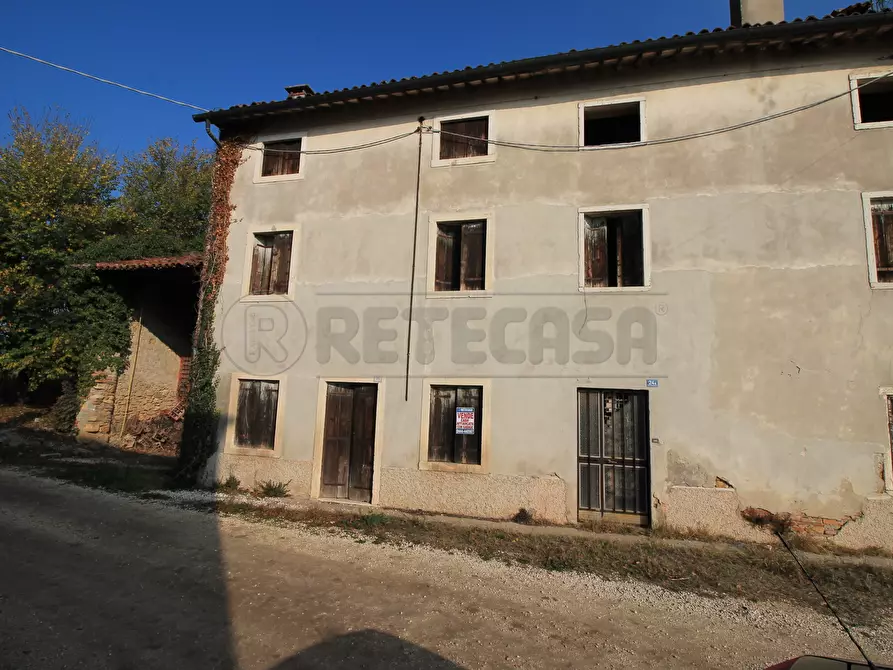 Immagine 3 di Rustico / casale in vendita  in Contrada Agugliana snc a Montebello Vicentino