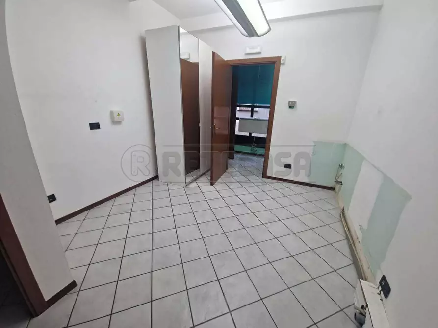 Immagine 1 di Locale commerciale in affitto  in Via Chiara Novella a Cremona