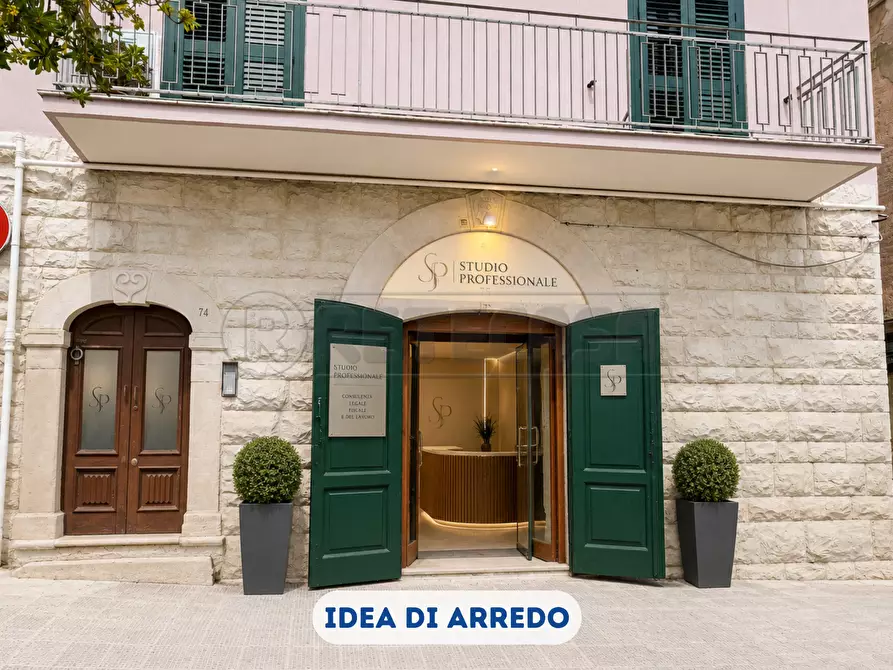 Immagine 4 di Locale commerciale in vendita  in Piazza Vittorio Emanuele 75 a Bisceglie