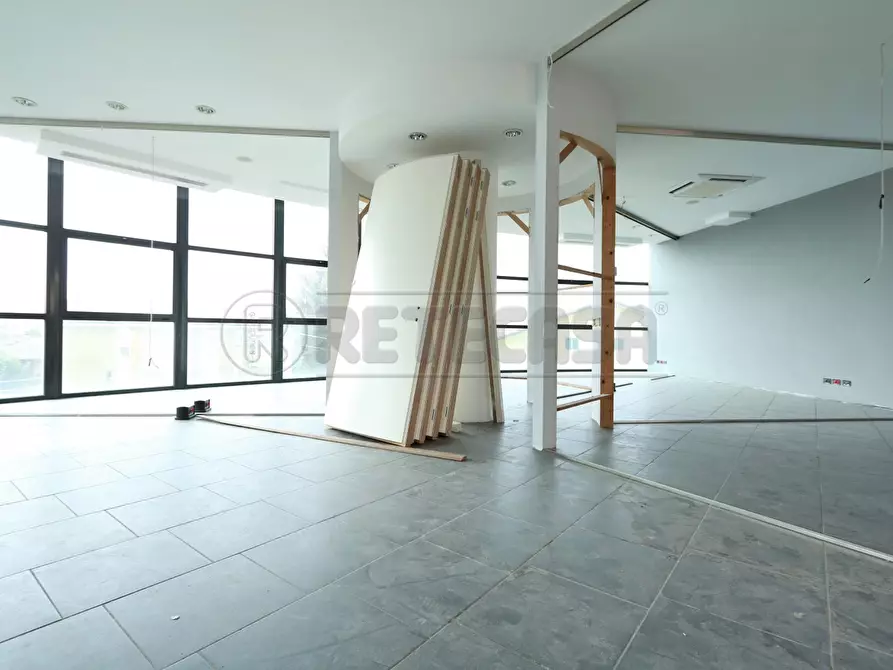 Immagine 9 di Ufficio in affitto  a Vicenza