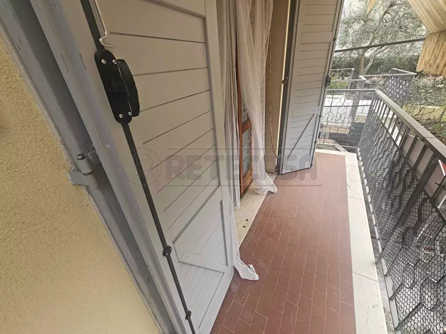 Immagine 10 di Trilocale in vendita  a Bardolino
