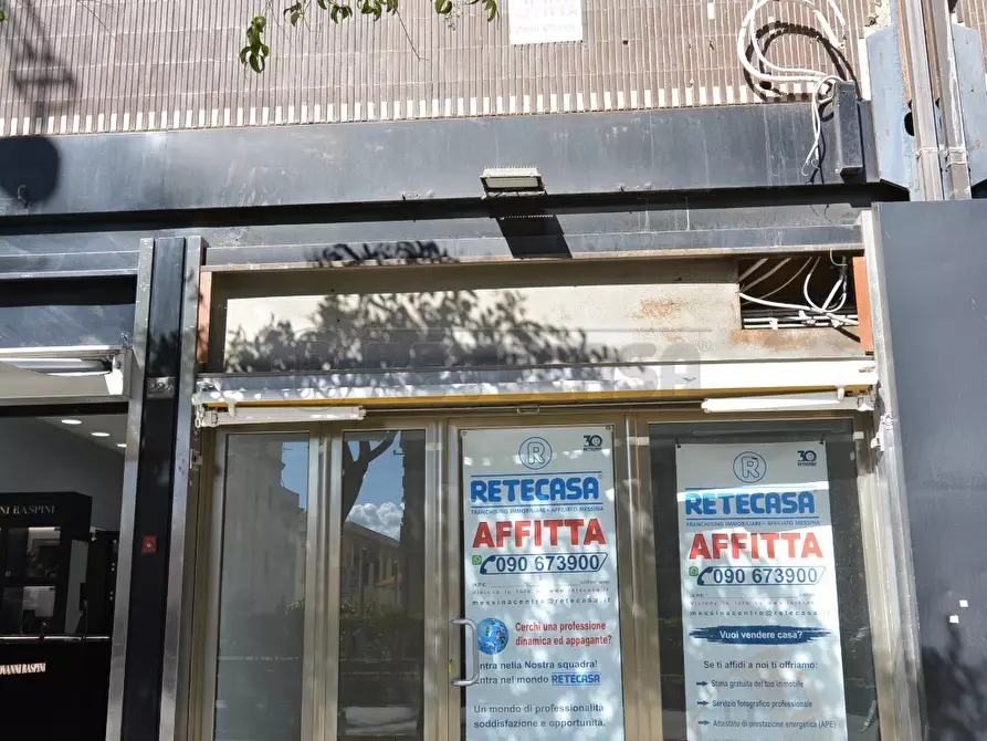 Immagine 2 di Locale commerciale in affitto  in Viale San Martino 216 a Messina