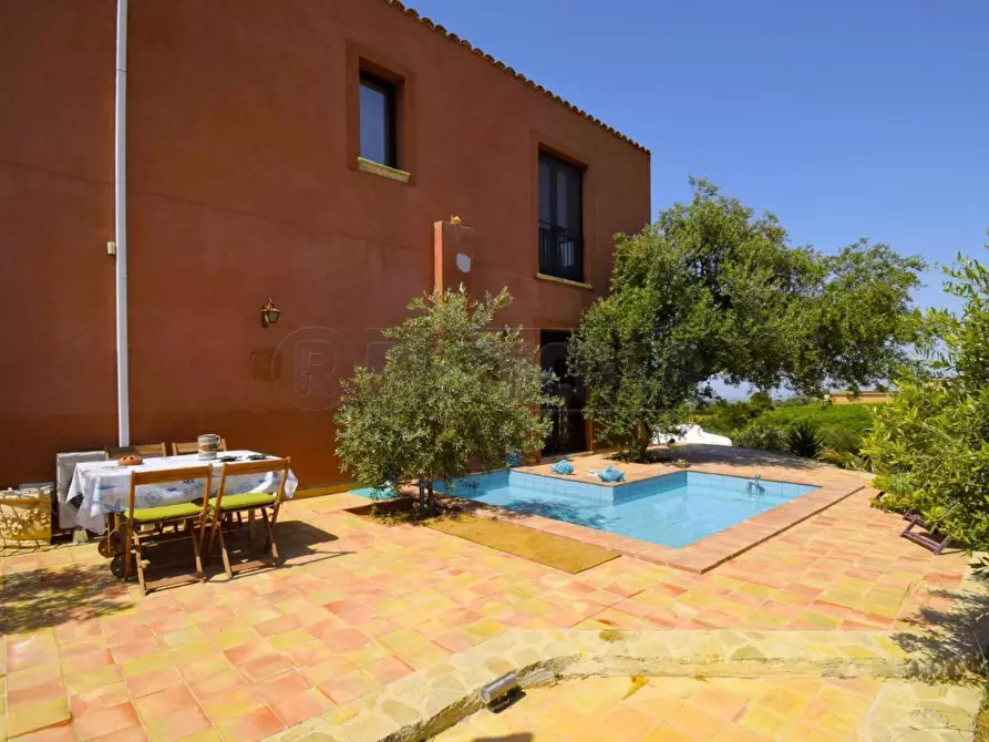 Immagine 2 di Villa in vendita  a Menfi