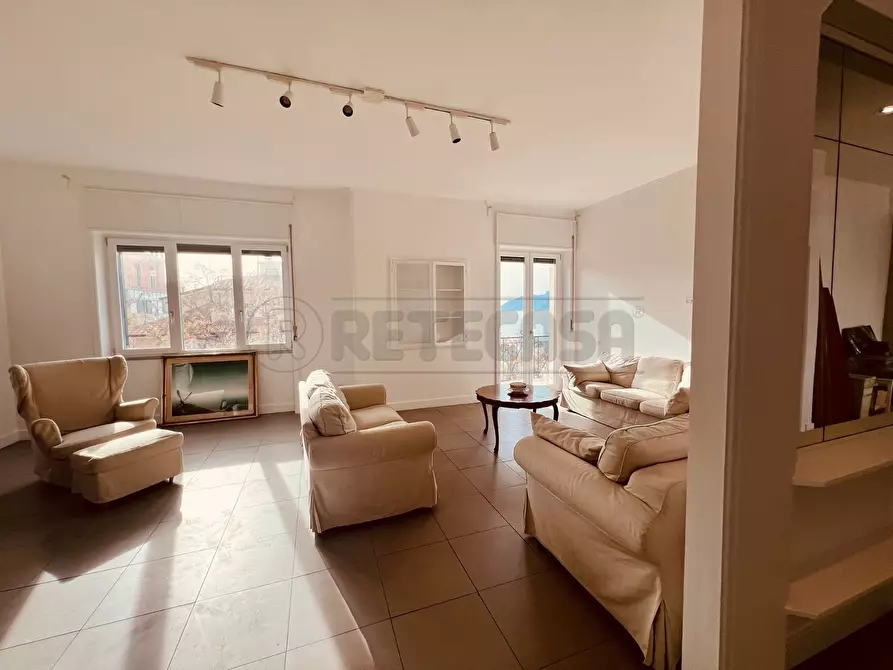 Immagine 9 di Quadrilocale in affitto  in Lungomare Cristoforo Colombo 39 a Salerno