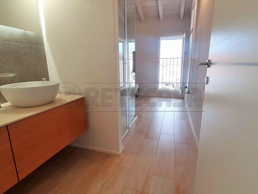 Immagine 20 di Porzione di casa in affitto  a Viareggio