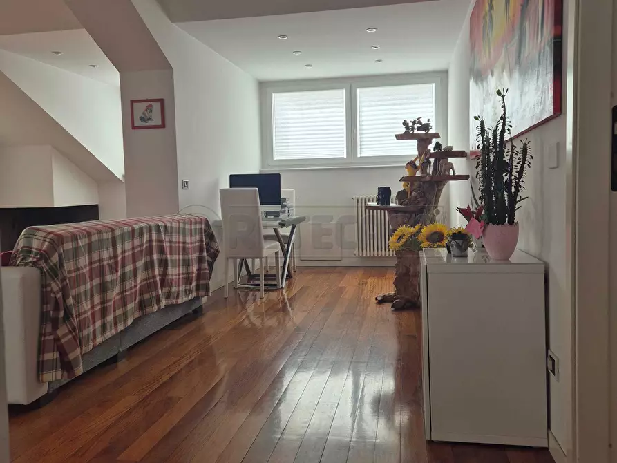 Immagine 9 di Quadrilocale in vendita  a Bergamo