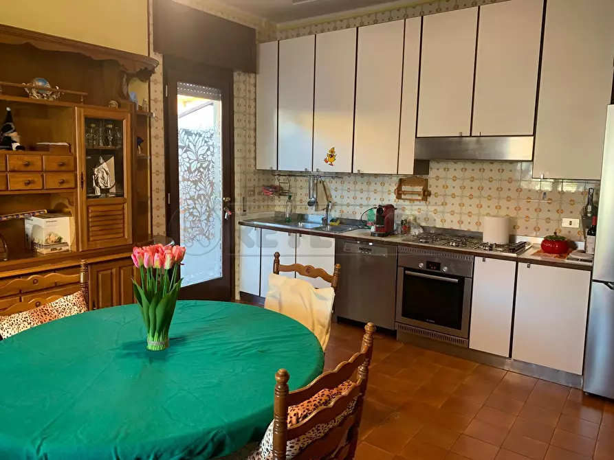 Immagine 7 di Villa in vendita  a Curno