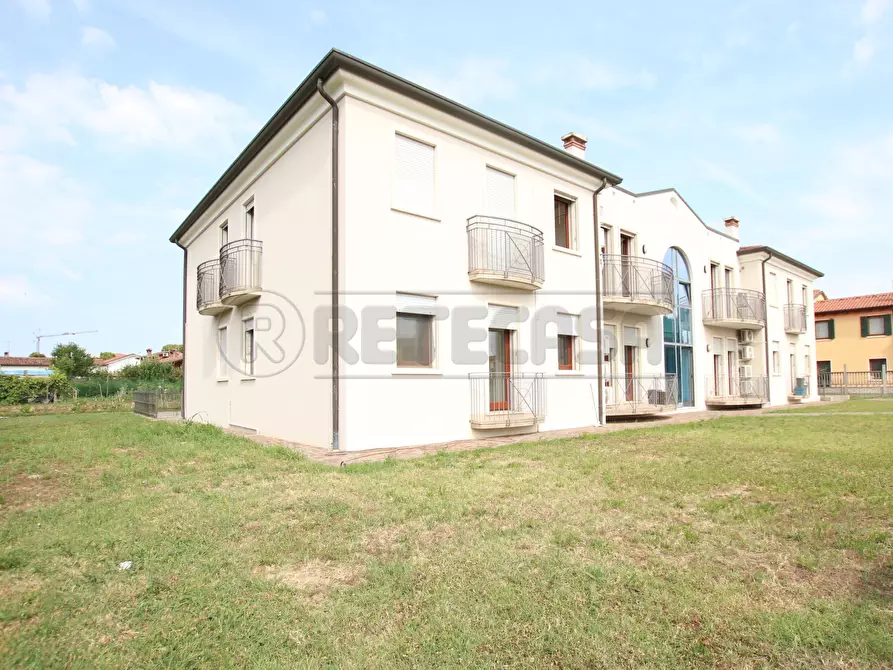 Immagine 23 di Bilocale in vendita  in Via Giovanni Falcone a Barbarano Mossano