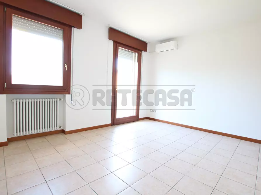 Immagine 8 di Bilocale in vendita  in Via Giovanni Falcone a Barbarano Mossano