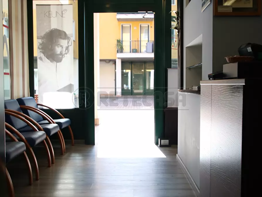 Immagine 9 di Attività commerciale in vendita  in Via Monte Lungo a Arcugnano