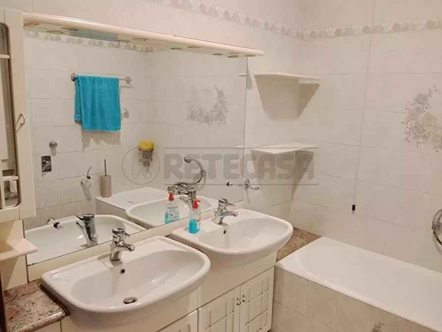 Immagine 10 di Trilocale in vendita  a Bergamo
