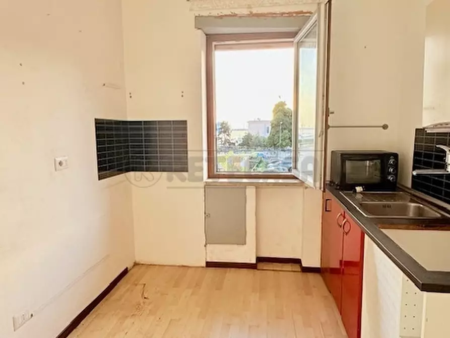 Immagine 15 di Trilocale in vendita  in Via Sandro Pertini 1 a Salerno