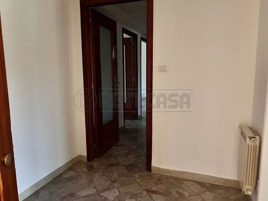Immagine 30 di Pentalocale in vendita  in Via Libertà 12 a Caltanissetta