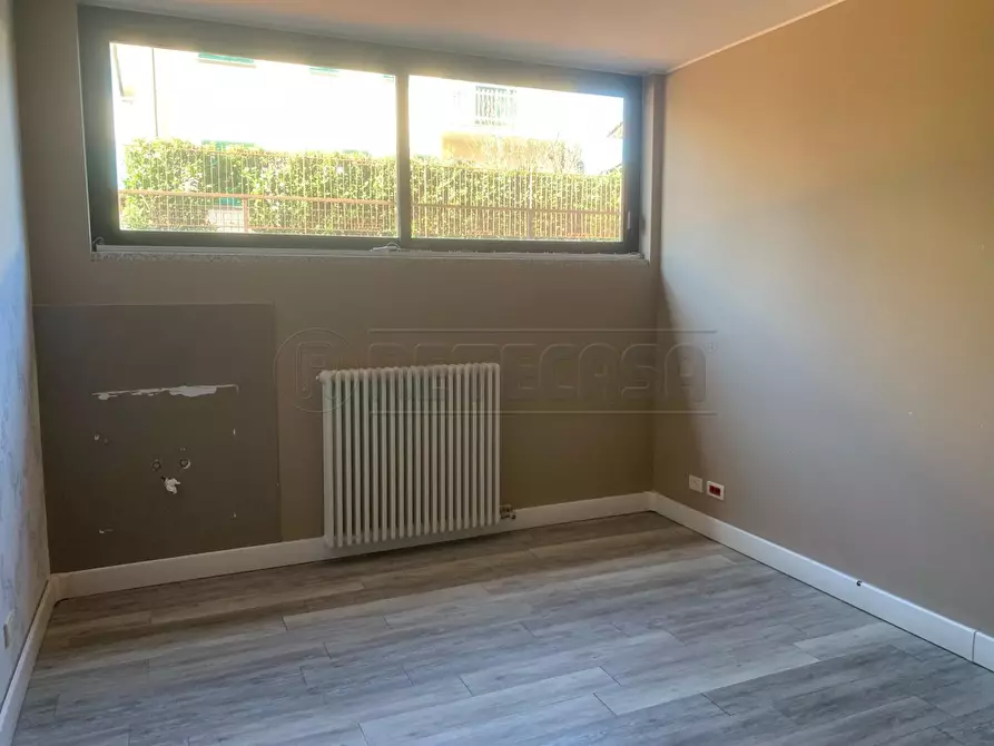 Immagine 9 di Ufficio in vendita  a Seriate