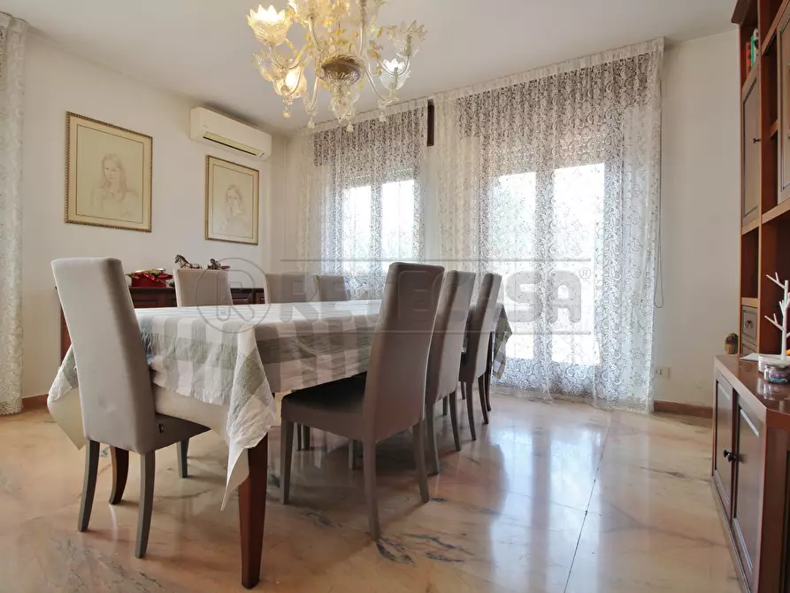 Immagine 9 di Palazzo in vendita  in Viale Verdi 22 a Altavilla Vicentina