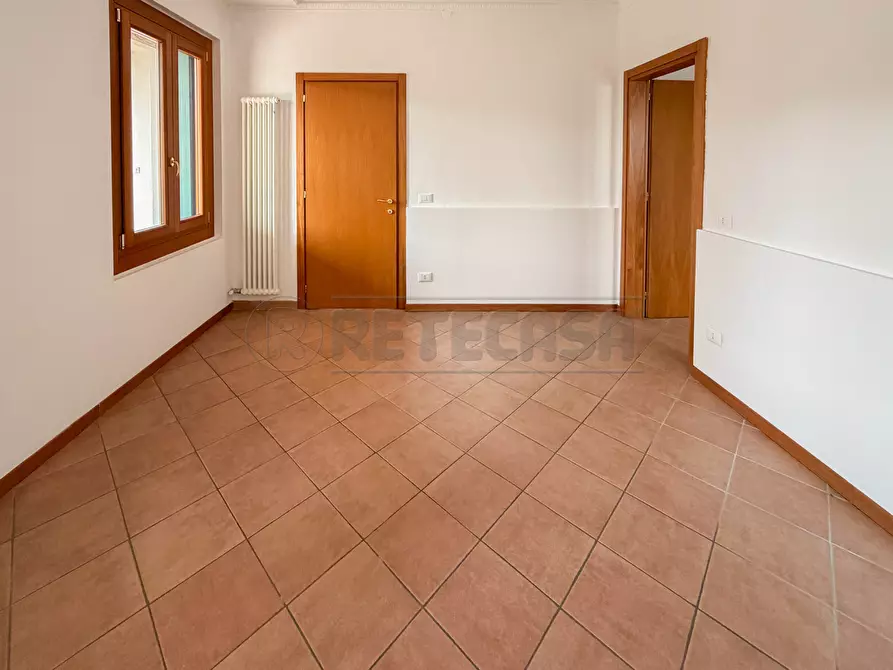 Immagine 15 di Appartamento in vendita  in Via San Nicola a Creazzo