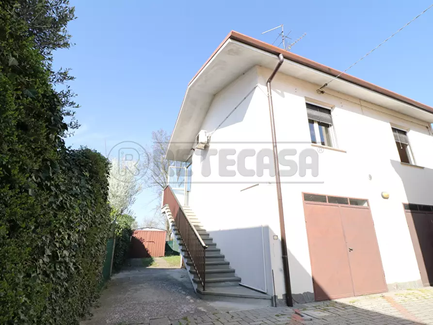 Immagine 1 di Bilocale in vendita  in Via Giotto 5 a Bondeno