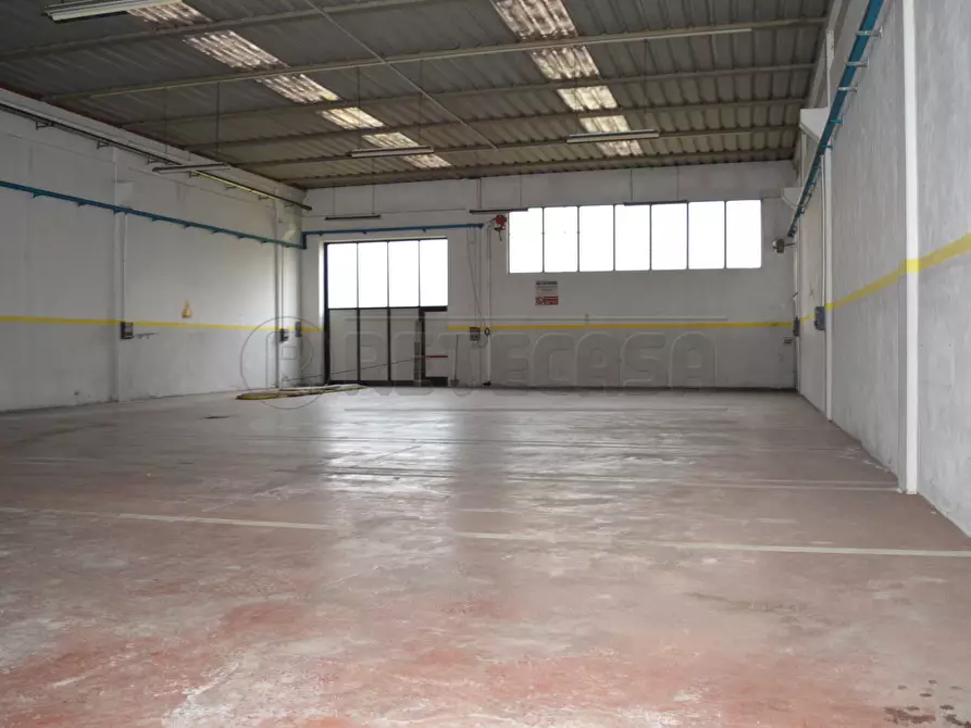 Immagine 1 di Attività artigianale in vendita  in VIA MATTEOTTI 52 a Montebello Vicentino
