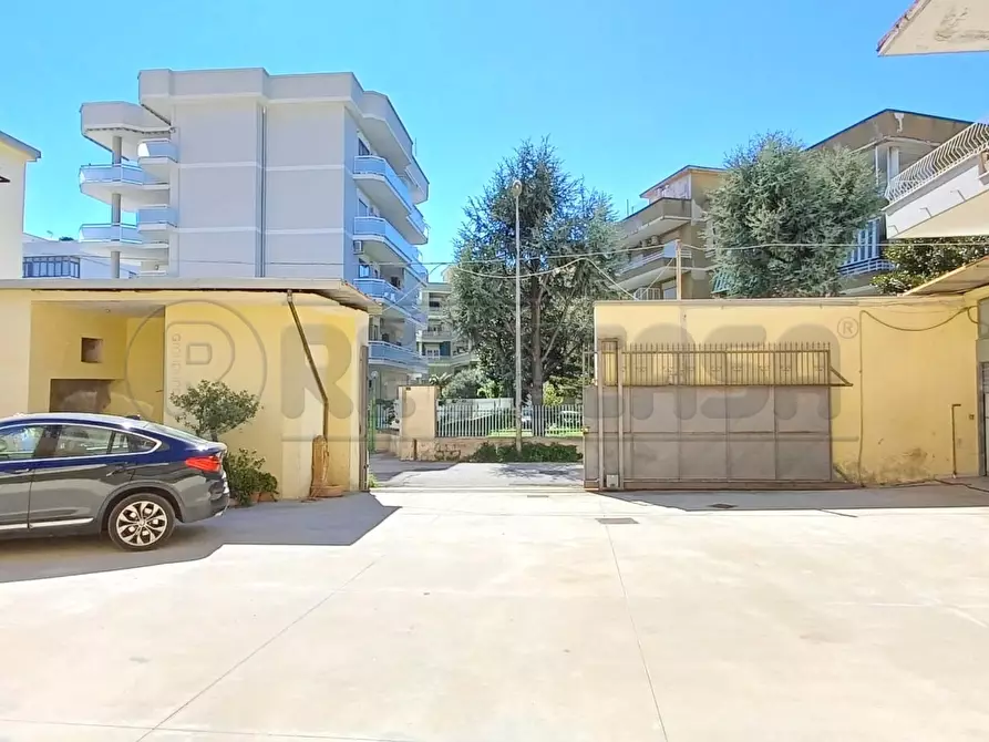 Immagine 8 di Laboratorio in affitto  in Via montella a Maddaloni