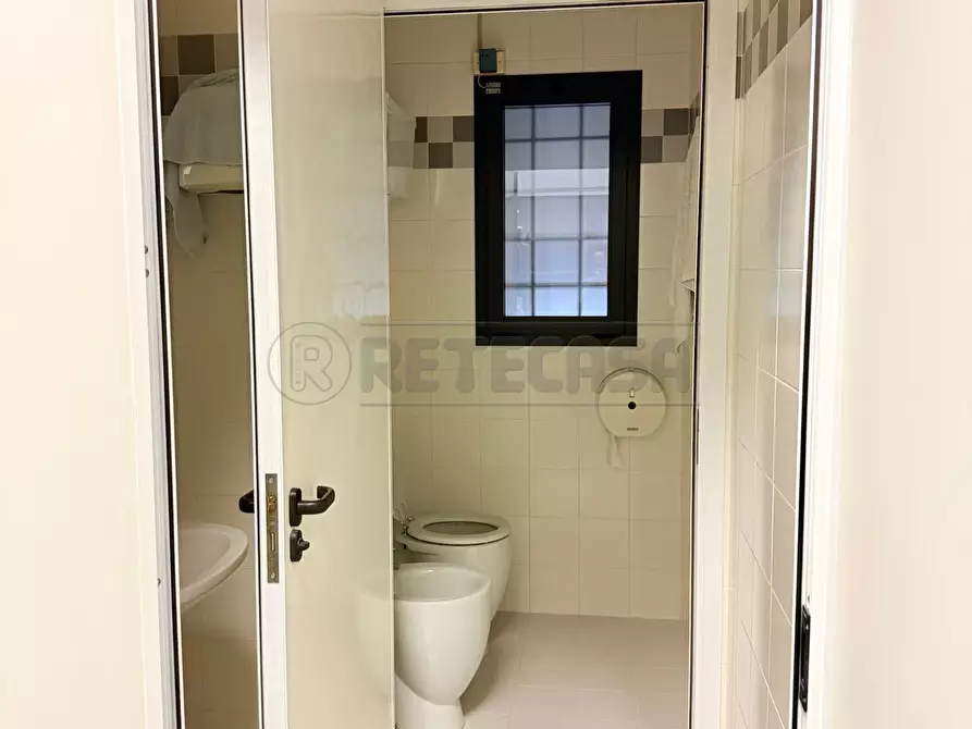 Immagine 9 di Laboratorio in affitto  a Camisano Vicentino