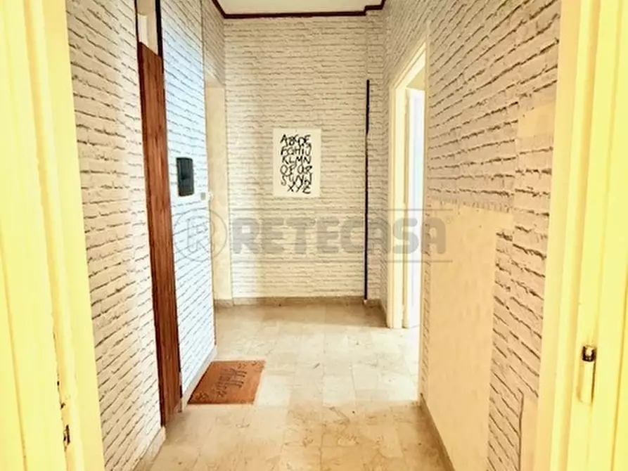 Immagine 5 di Trilocale in vendita  in Via Sandro Pertini 1 a Salerno