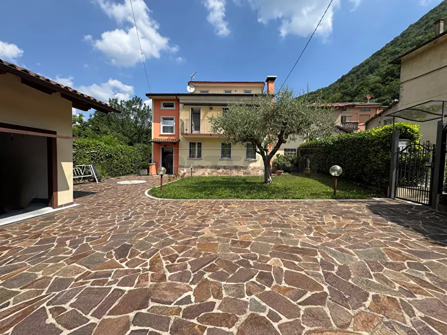 Immagine 5 di Casa indipendente in vendita  in Contrada Zanchi di Novale 2 a Valdagno
