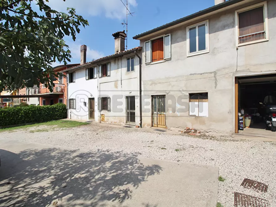 Immagine 19 di Porzione di casa in vendita  in Via Sani 14 a Gambellara