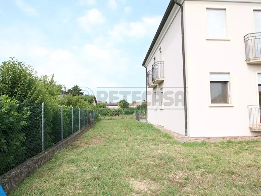 Immagine 25 di Bilocale in vendita  in Via Giovanni Falcone a Barbarano Mossano