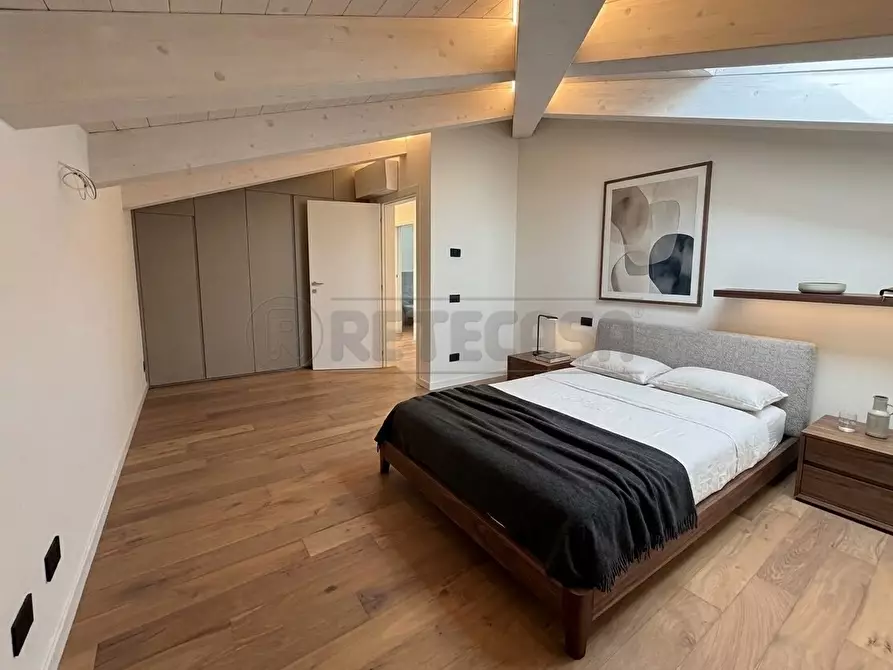 Immagine 32 di Attico in vendita  in Via F. Magellano a Creazzo