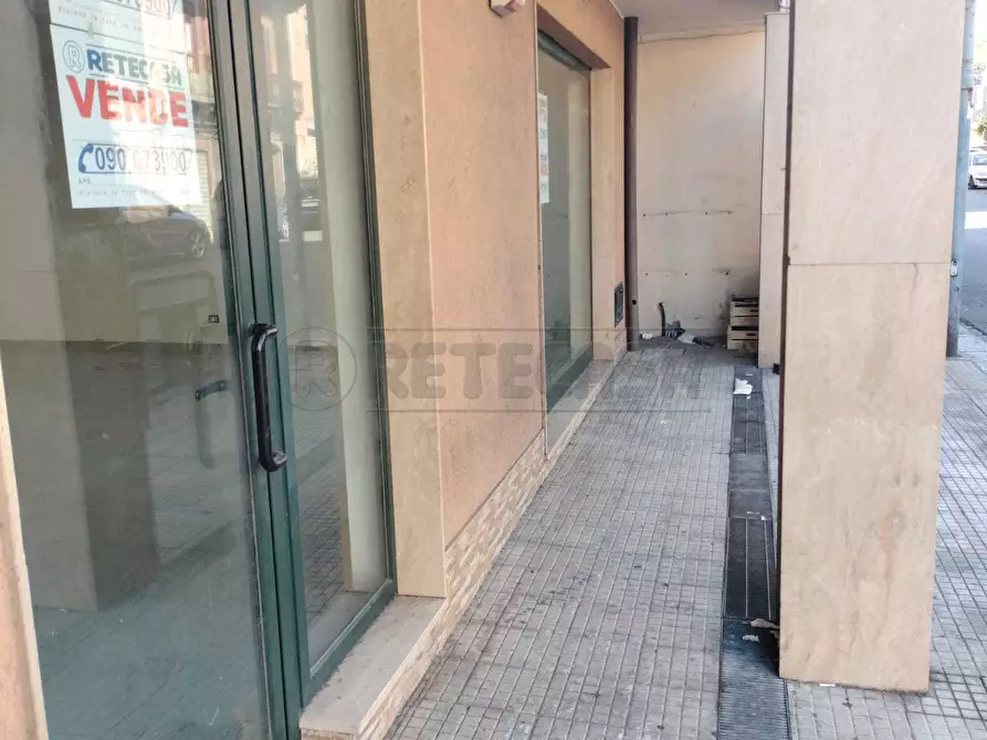 Immagine 8 di Locale commerciale in affitto  in Via Marco Polo 268 a Messina