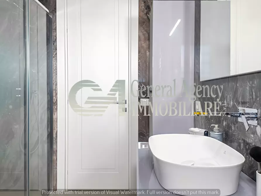 Immagine 86 di Villa in affitto  in Via Mario Mattoli a Roma