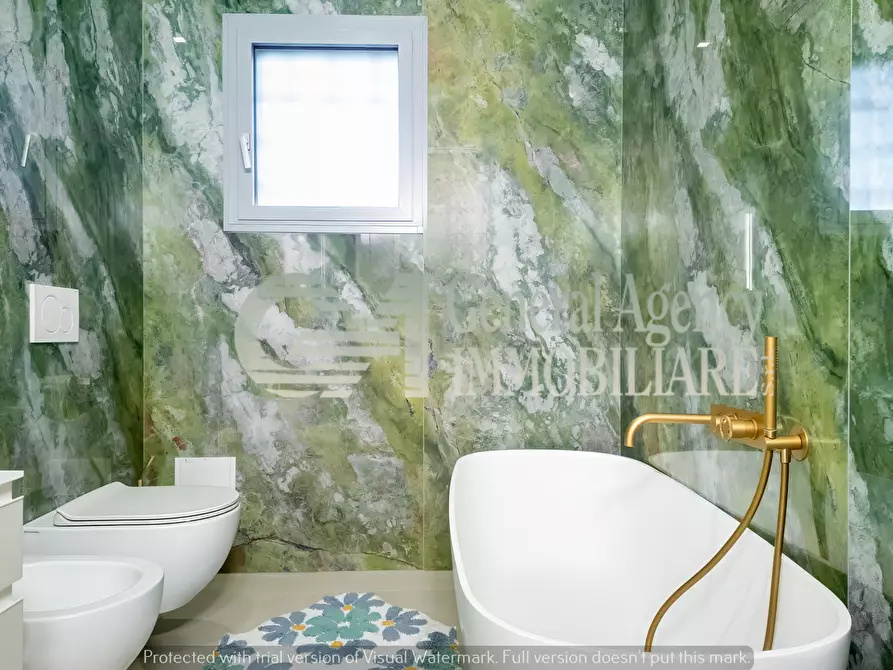 Immagine 17 di Villa in affitto  in Via Mario Mattoli a Roma