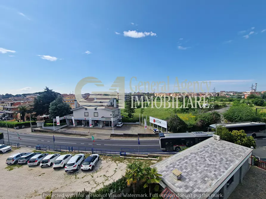 Immagine 43 di Quadrilocale in vendita  in Via di Boccea a Roma