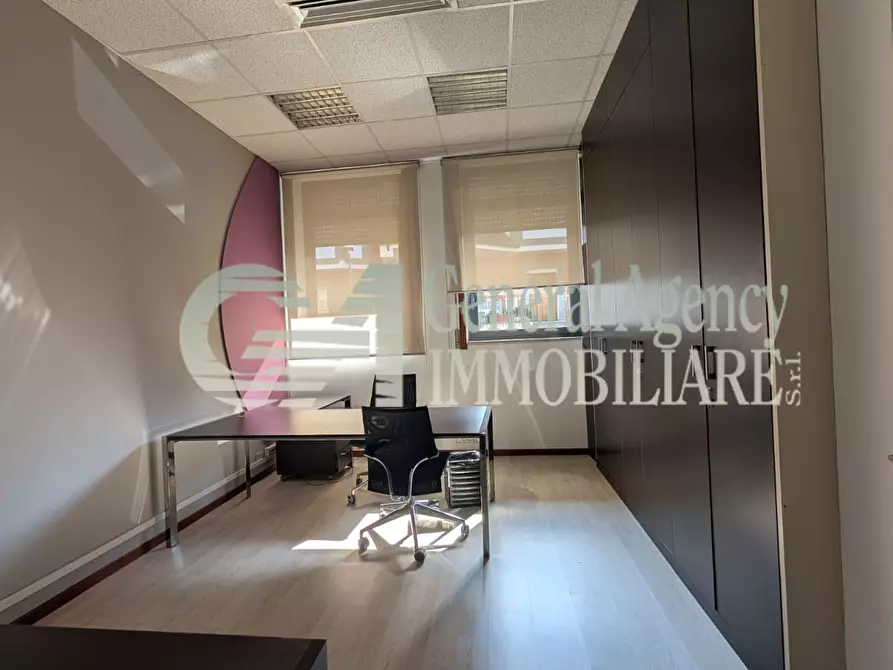 Immagine 40 di Ufficio in affitto  in VIALE DEL POGGIO FIORITO a Roma