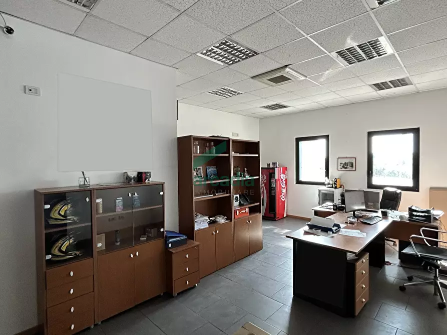 Immagine 3 di Ufficio in affitto  in Via delle Margherite 6 a Modugno