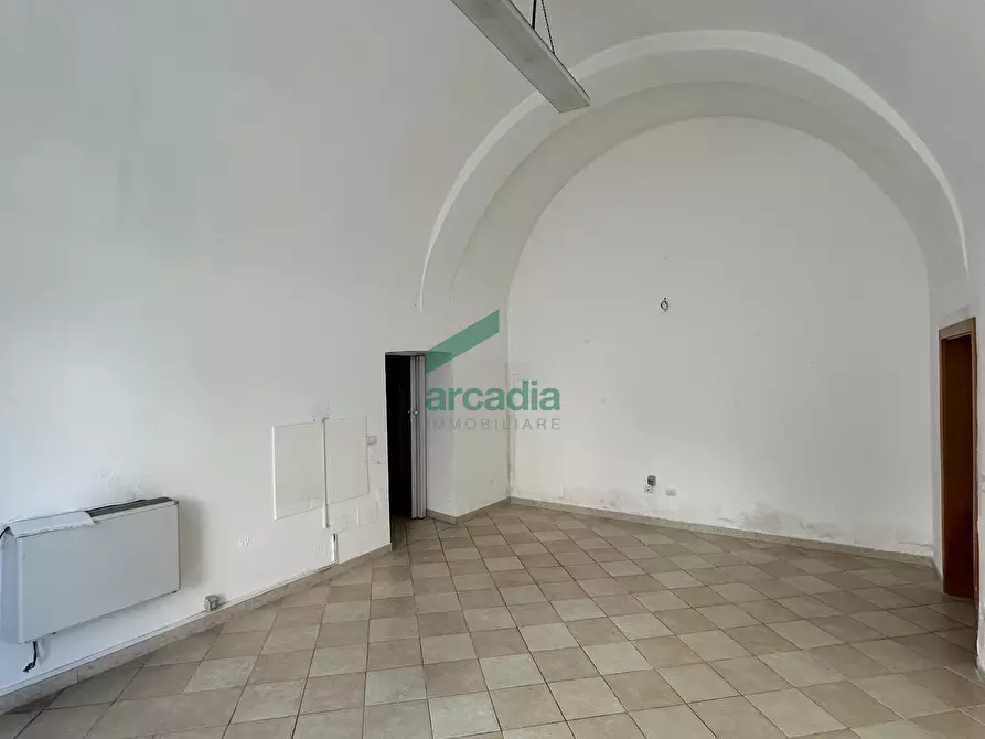 Immagine 17 di Locale commerciale in affitto  in Via Bellino 4 a Bitritto