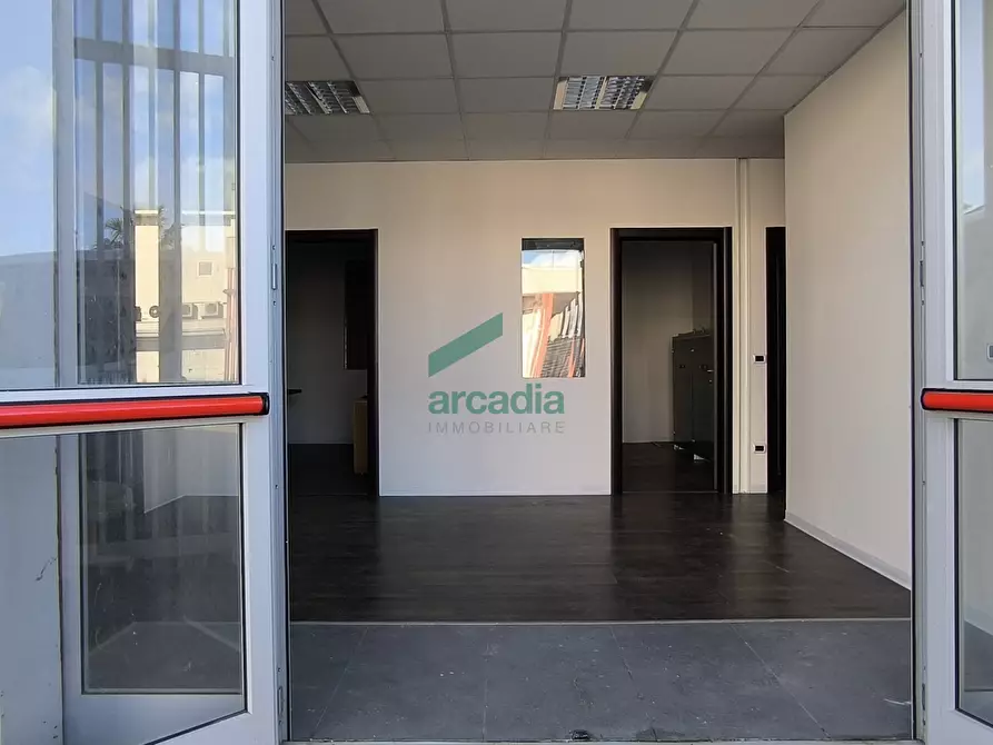 Immagine 23 di Attività artigianale in affitto  in S.S. 16 km 810,800 SN a Triggiano