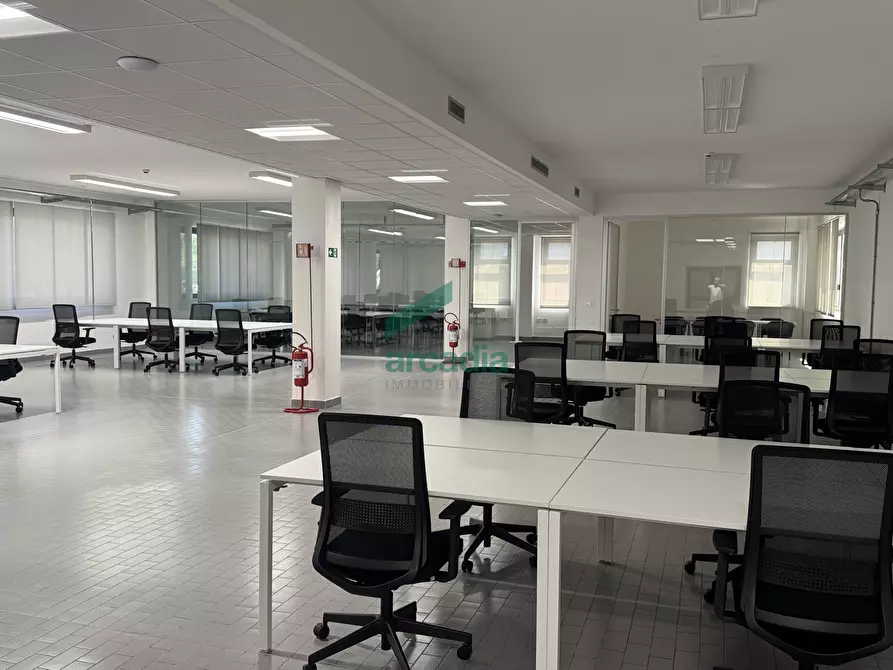 Immagine 7 di Ufficio in vendita  in Via Saverio Milella 2/bis a Bari