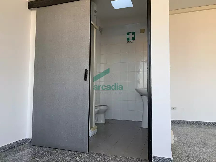 Immagine 10 di Ufficio in affitto  in SP231 a Modugno