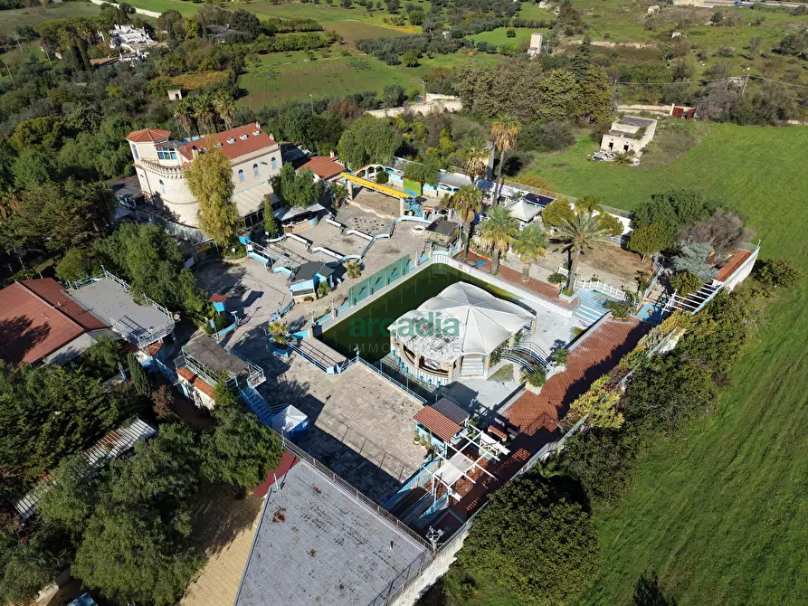 Immagine 113 di Locale commerciale in vendita  in Strada la Grava 16 a Bari