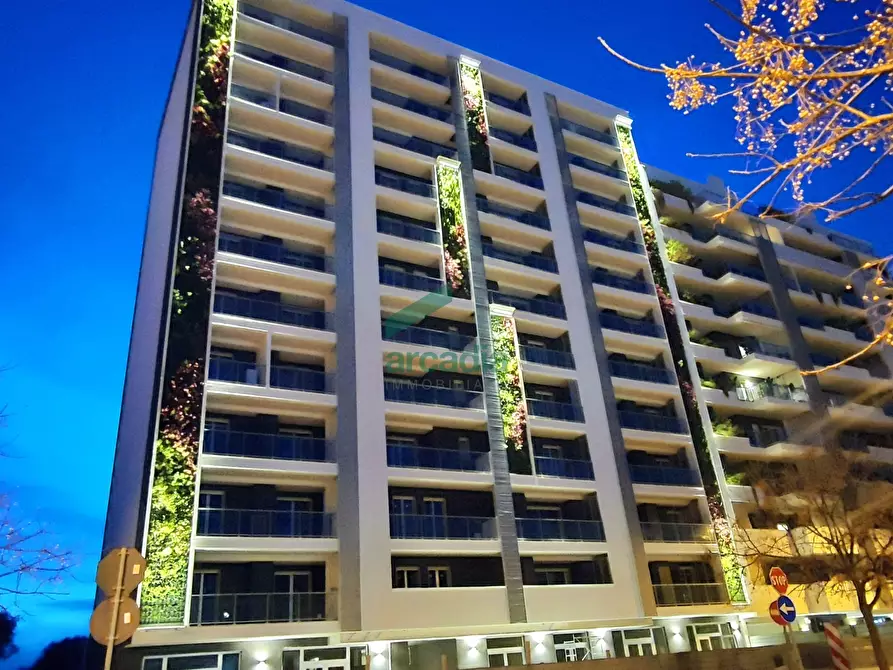 Immagine 15 di Ufficio in vendita  in Via Orfeo Mazzitelli 45 a Bari