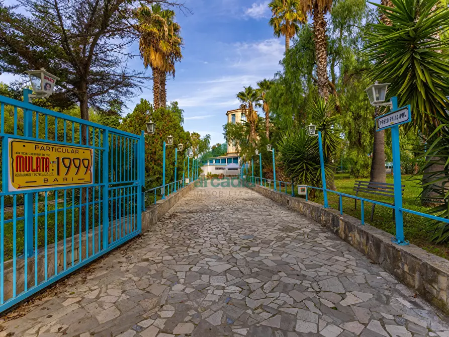 Immagine 49 di Locale commerciale in vendita  in Strada la Grava 16 a Bari