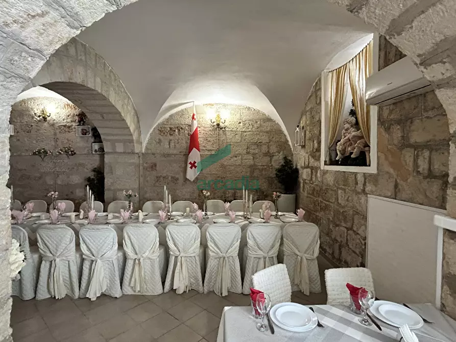 Immagine 10 di Magazzino in vendita  in Corso Cavour 192 a Bari