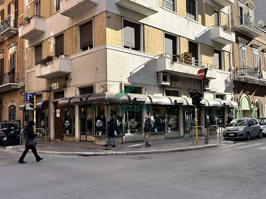 Immagine 4 di Locale commerciale in vendita  in Via Dante Alighieri 22 a Bari