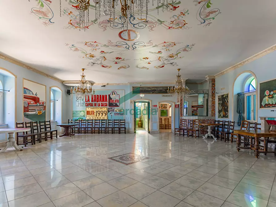 Immagine 83 di Locale commerciale in vendita  in Strada la Grava 16 a Bari