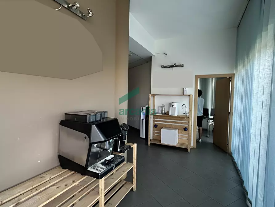 Immagine 10 di Ufficio in affitto  in Via delle Margherite 6 a Modugno