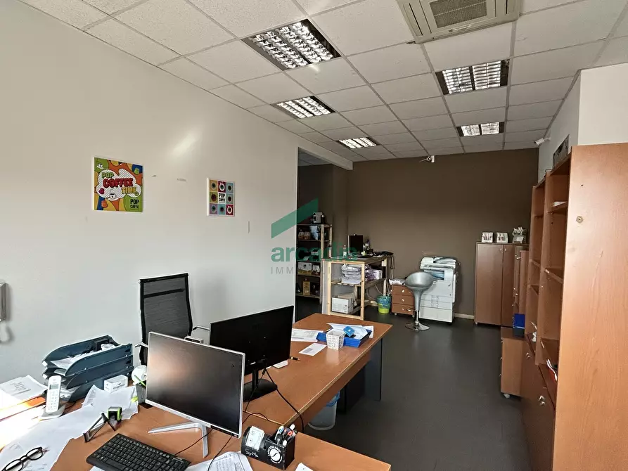 Immagine 6 di Ufficio in affitto  in Via delle Margherite 6 a Modugno