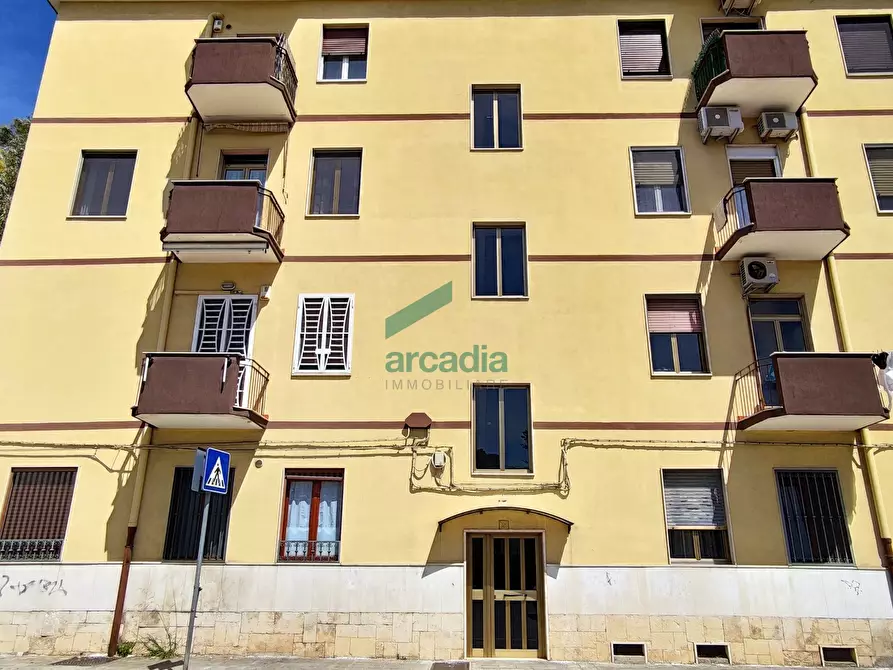 Immagine 2 di Trilocale in vendita  in Via Peucetia 72 a Bari