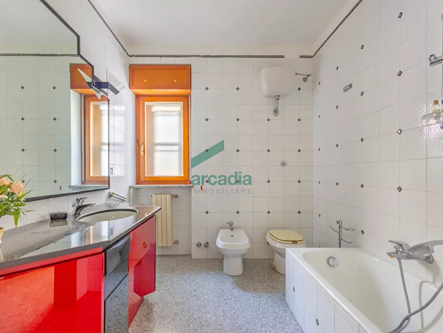 Immagine 18 di Quadrilocale in vendita  in Via Rosario Livatino 9 a Bari