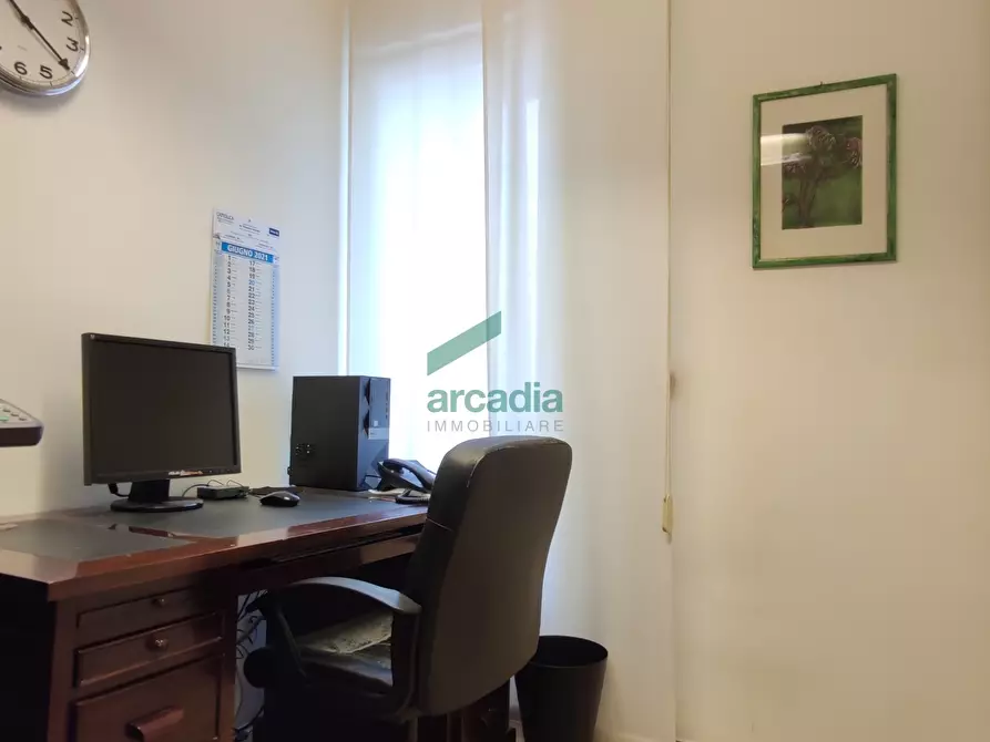 Immagine 15 di Ufficio in vendita  in Via Papa Giovanni Paolo I' 10/E a Bari